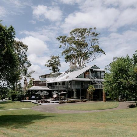 The Narrows Landing Hotel Tamahere Bagian luar foto