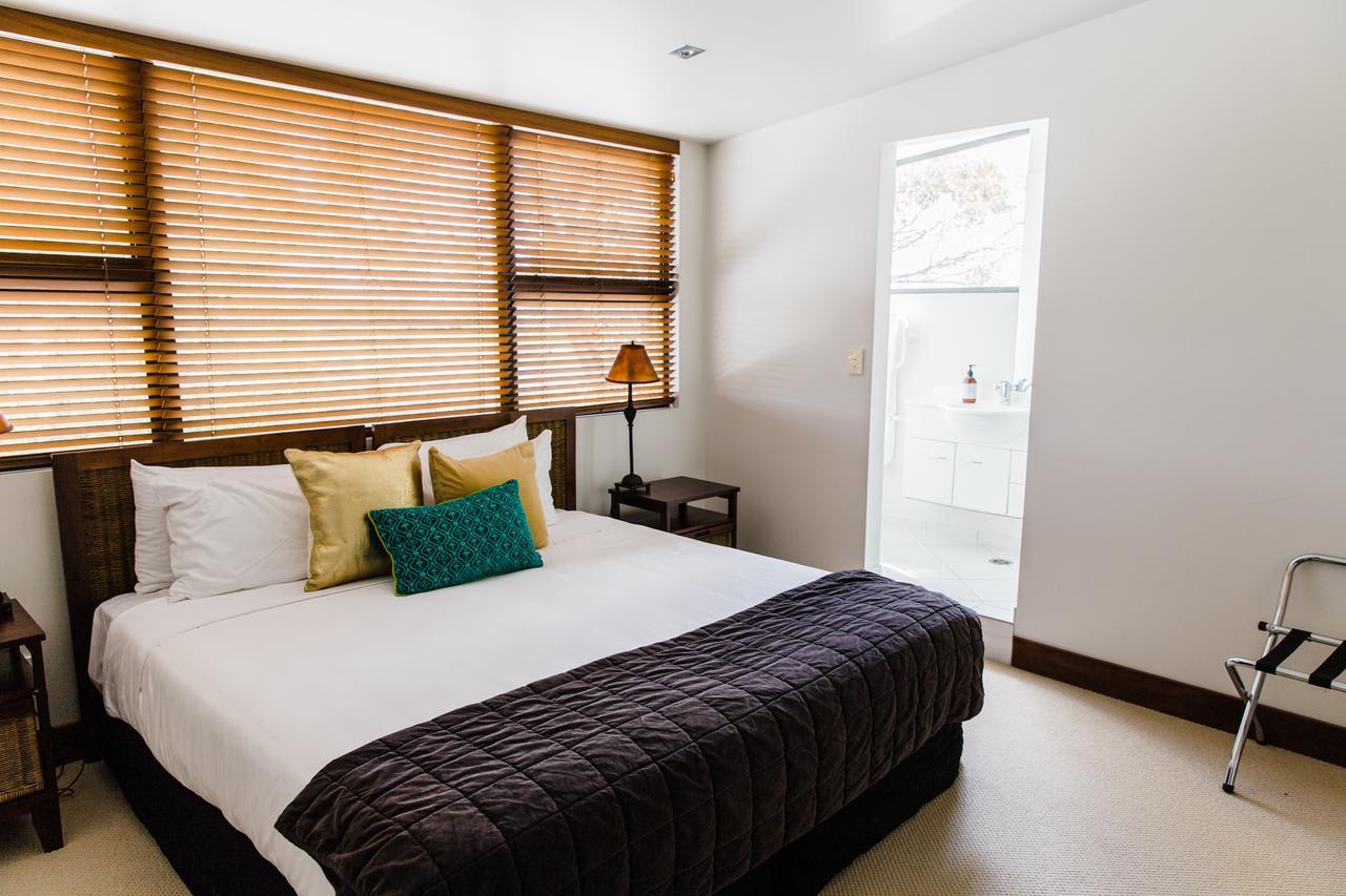 The Narrows Landing Hotel Tamahere Bagian luar foto