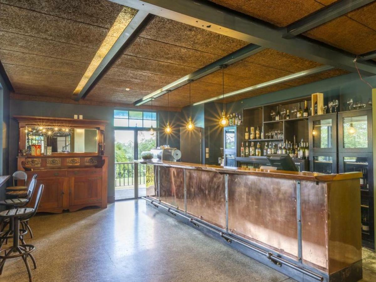 The Narrows Landing Hotel Tamahere Bagian luar foto