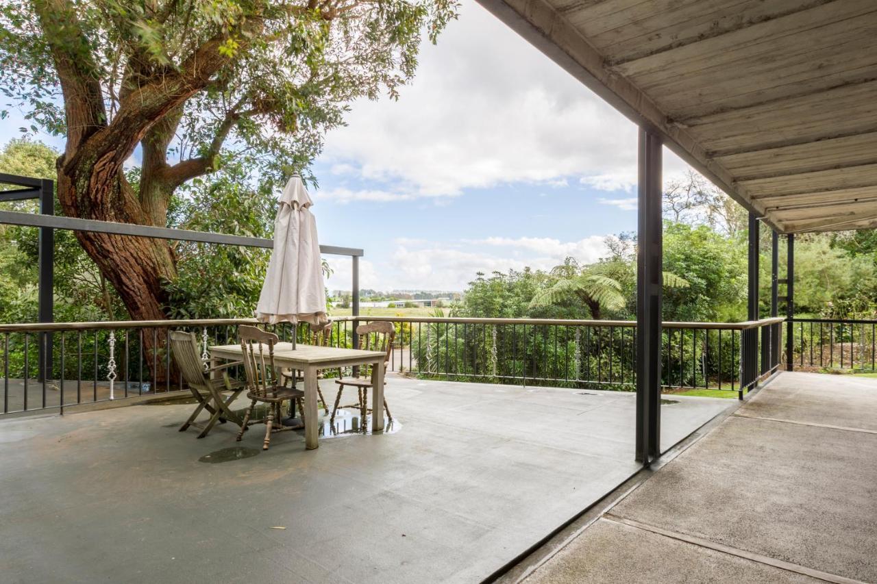 The Narrows Landing Hotel Tamahere Bagian luar foto